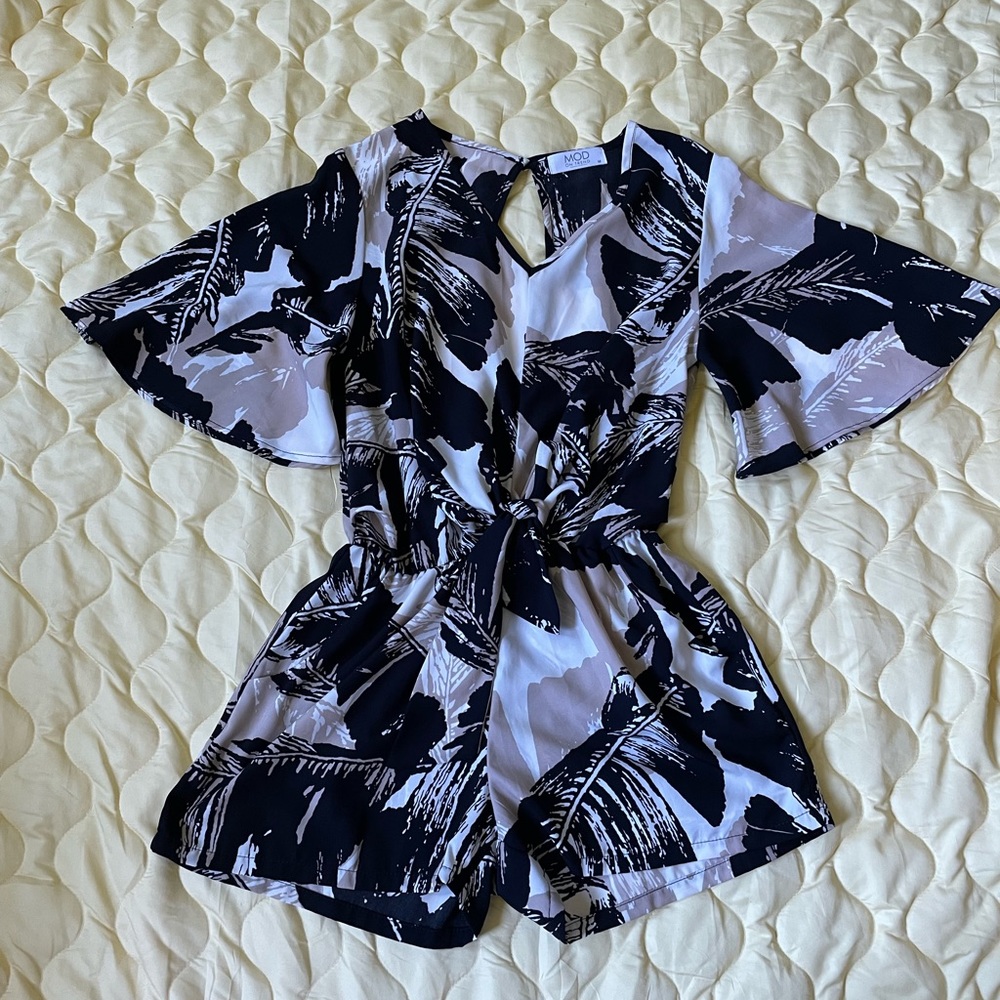 MOD ON TREND womens romper size medium